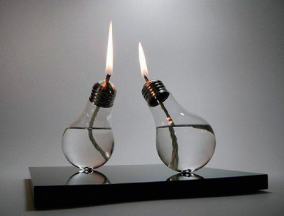 Lámpara creada con materiales reciclados